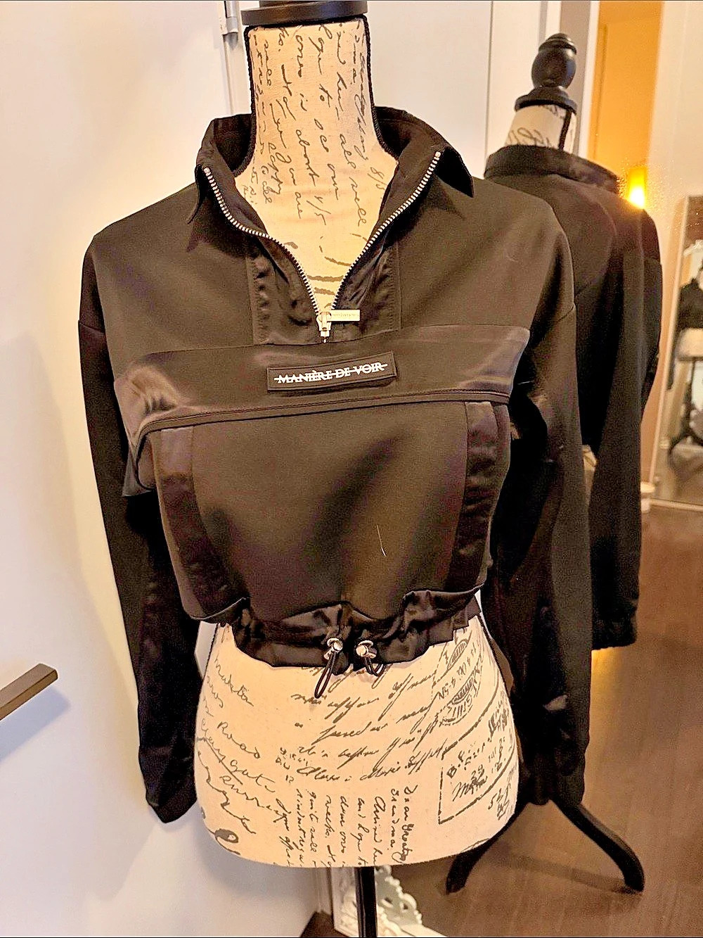 Manière de Voir Black Cropped Half Zip Jacket Size 4 Like New
